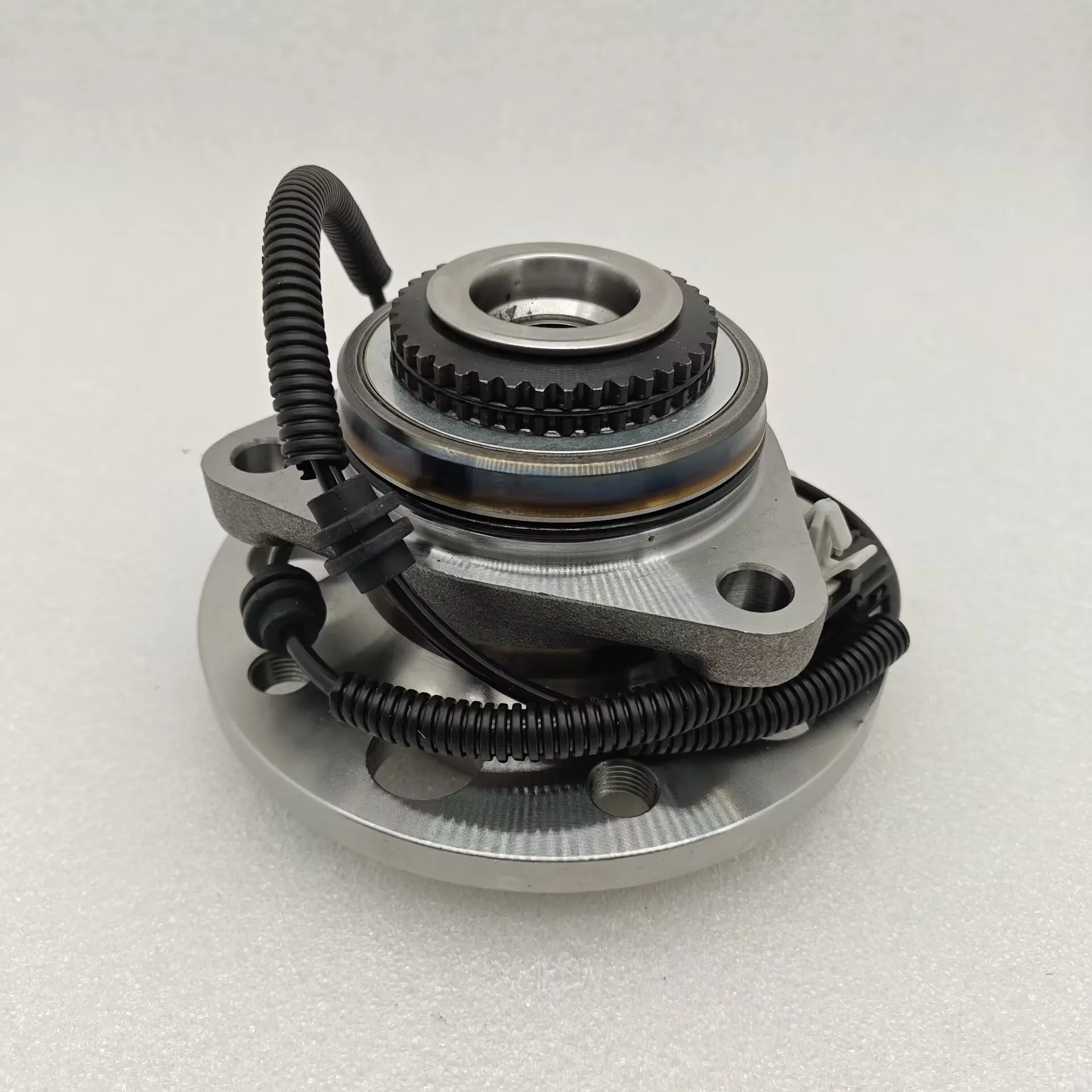 For Ssangyong Rodius/Stavic 4WD 2004-2012 Front Hub Assy With Wheel Speed Sensor Round Plug # 4142021800 4142021802