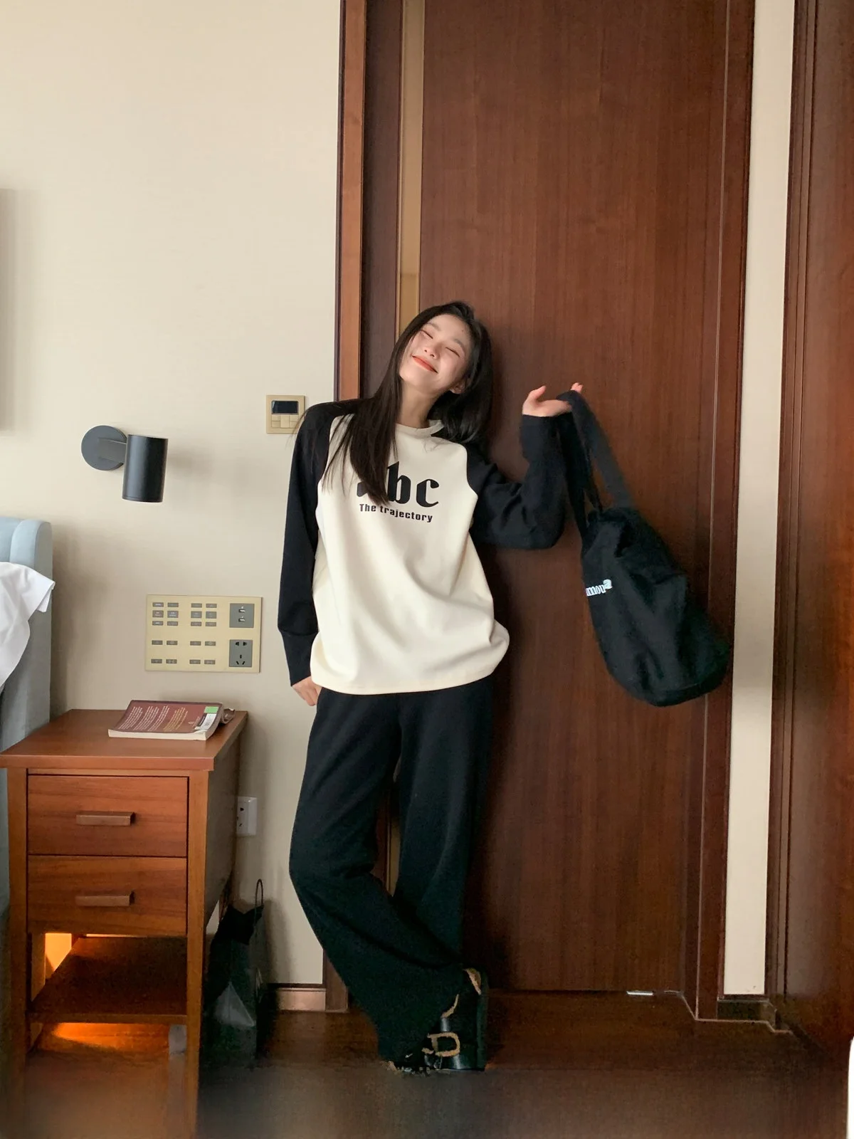 

Hello Color Blo Letter oulder T-irt Women's Spring Autumn Loose round Ne Overhead Small Size Top Street Sle C...