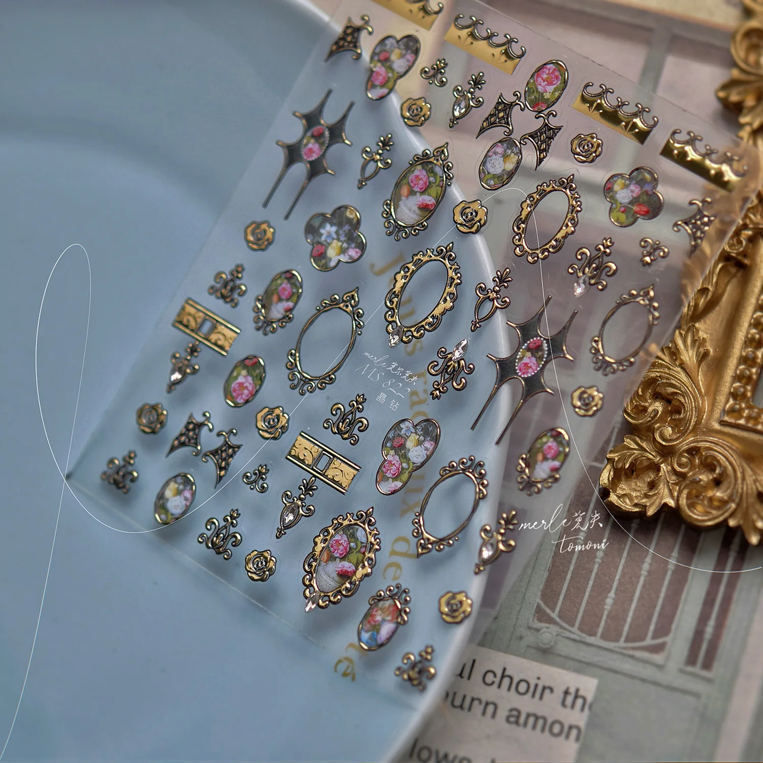 Adesivi per nail art floreali 5D di lusso Oro Argento Cornice in metallo stile cinese Strass di cristallo lucido Decalcomania per manicure autoadesiva