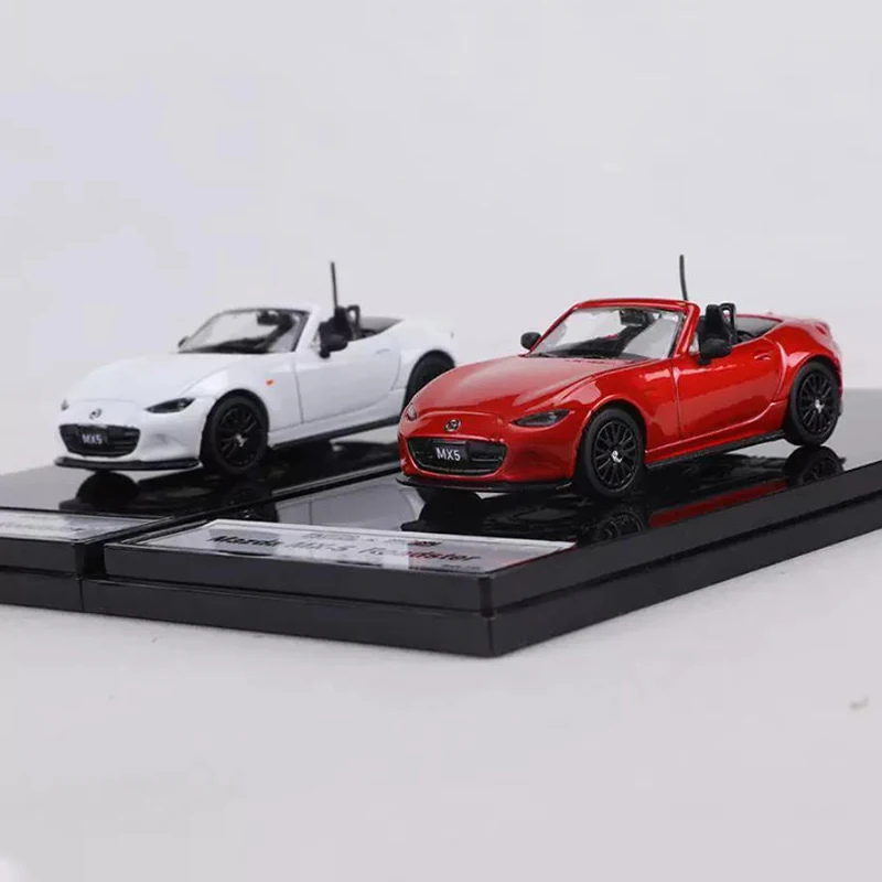 1:64 2024 MX-5 RF Cabrio Edition Simuliertes Alloy-Automodell Statische Ausstellungsstücke Sammler-Spielzeug Geschenk Souvenir Dekoration