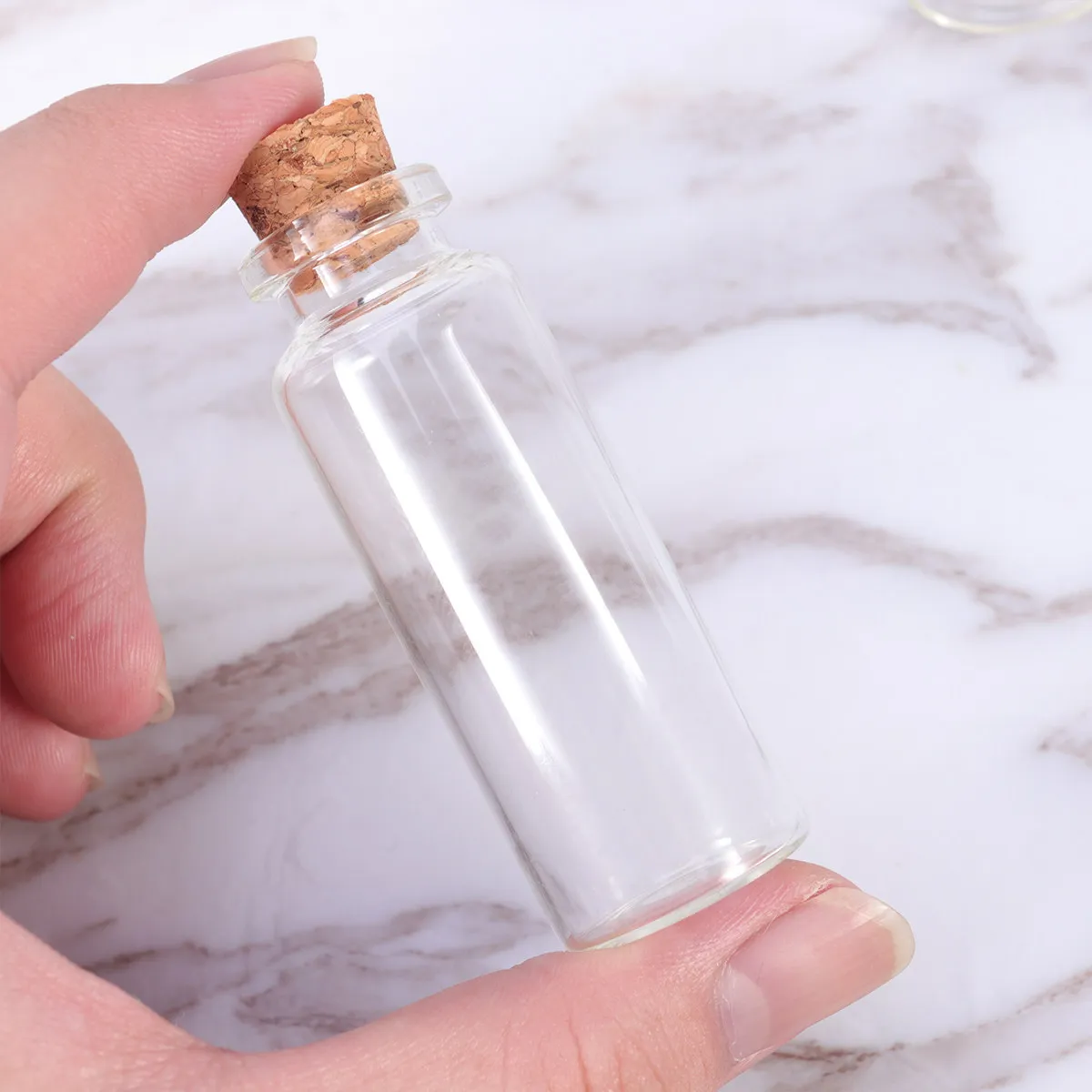 18Pcs Mini Glass Bottle with Stopper 20Ml Clear DIY Wish Bottle for Wedding Favors Potpourri Message Petals Jewelry