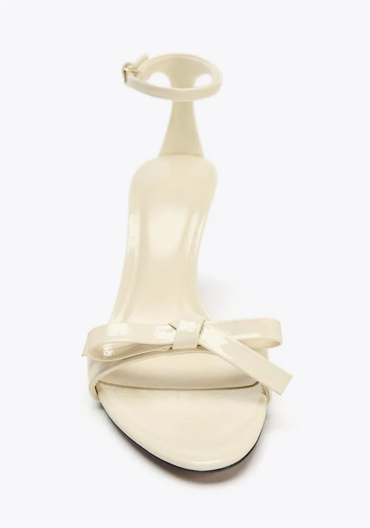 البيج القوس أحذية مصممين الكاحل حزام الكعب الصنادل النساء أنيقة براءات الاختراع والجلود رقيقة عالية الكعب أحذية الحفلات Sandalias De Mujer