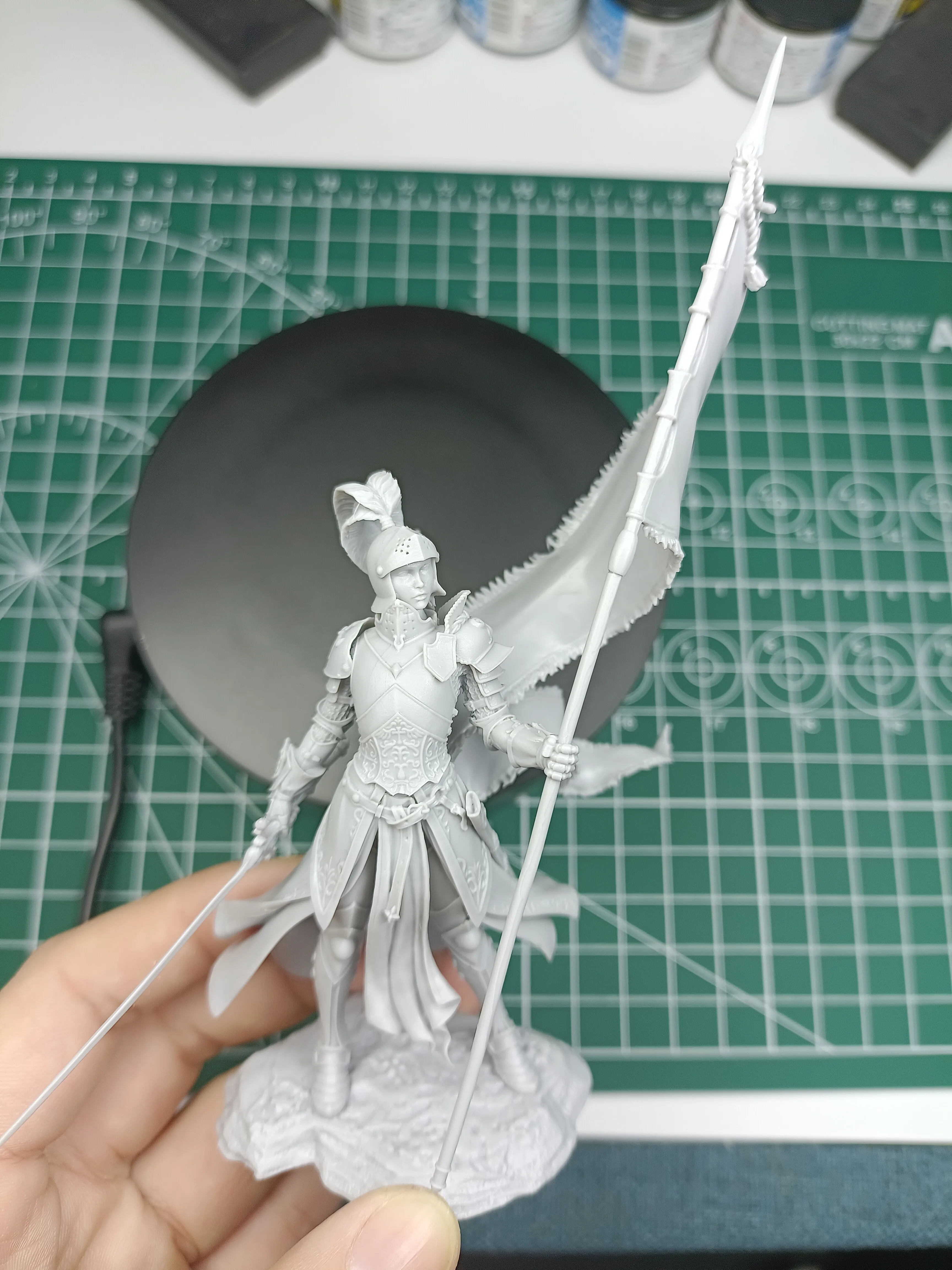

1/24 Resin Model Figure Female Knight Gk Micro Miniature 3d Printed White Model Toy Unassembled And Unpainted Kit
