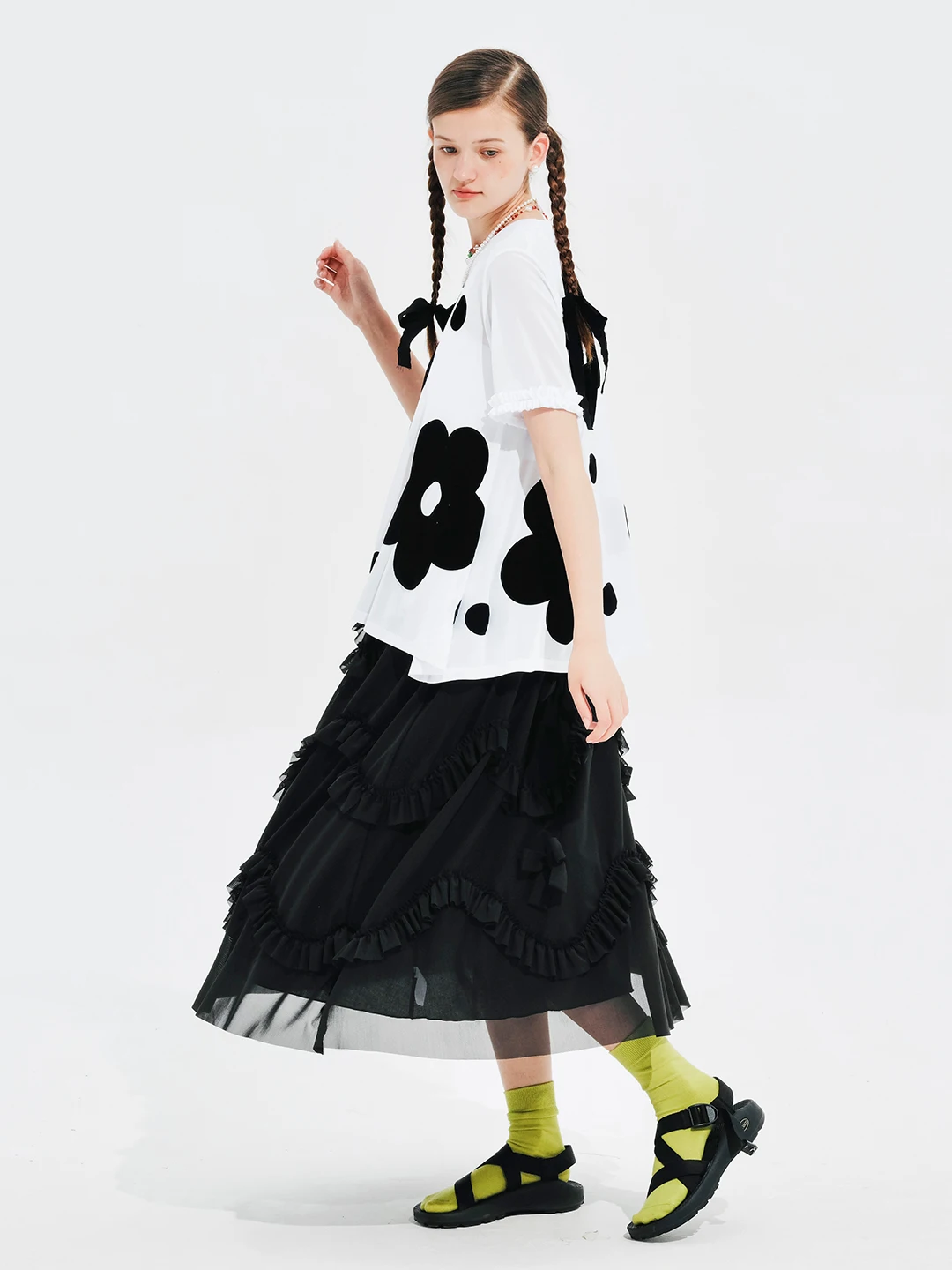 IMAKOKONI original design round neck pullover black polka dot flower print short-sleeved summer T-shirt 244680