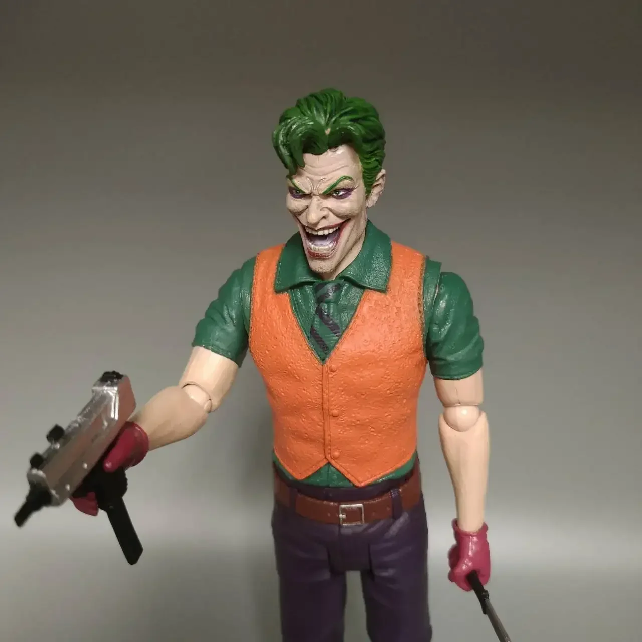 شخصية DCC Prince of Crime The Joke-Man Orange Vest