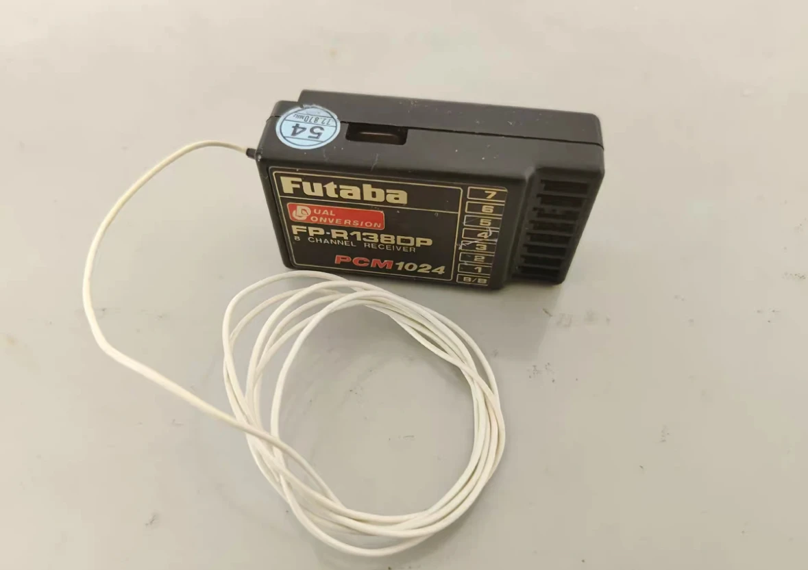 90% NEW FUTABA FP-R138DP 8 CHANNEL PCM DUAL CONVERSION PCM 1024 RC RX 72mhz 72M receiver