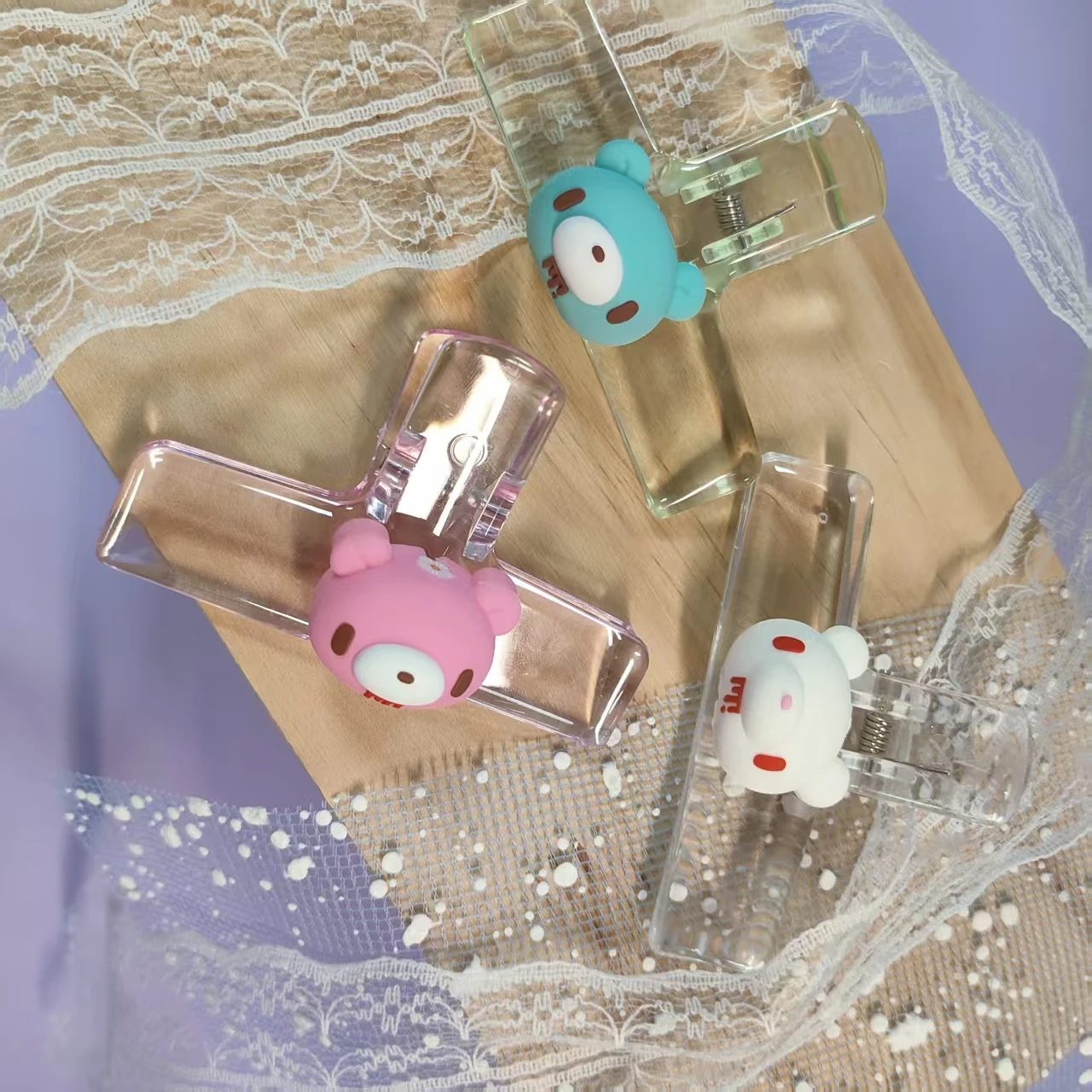 

Super cute cartoon clips, transparent texture, stable clamping force, perfect for decoration & storage