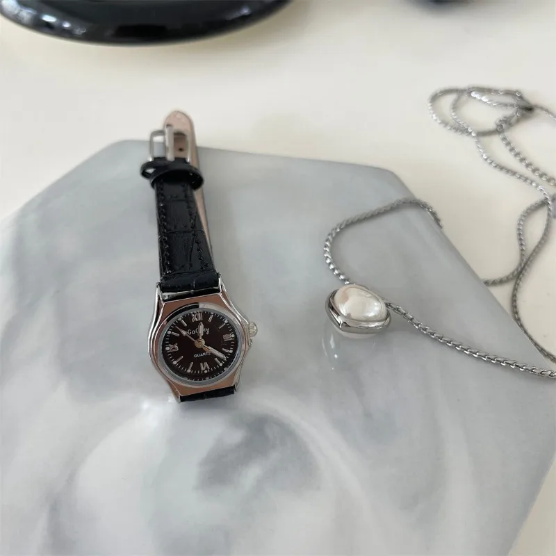 Dames quartzhorloges Luxe ovale klok Vintage zwart bruin lederen band FashionLadies polshorloge Relogio Feminino