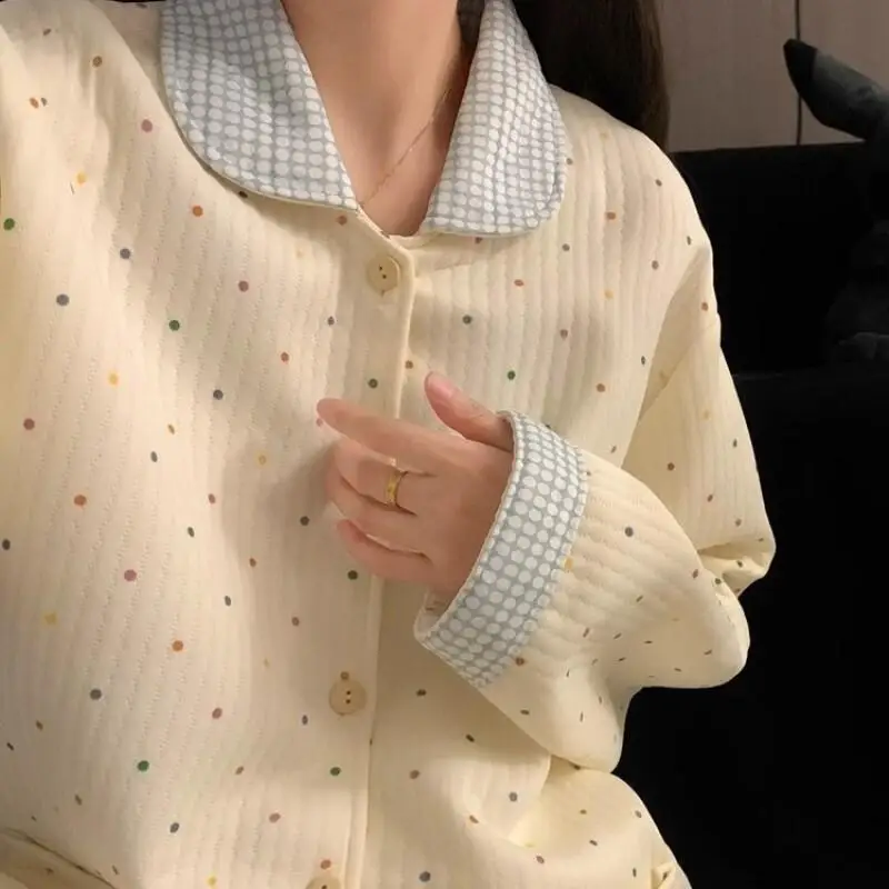 أزياء Homewear سميكة القطن كليب المنزل دعوى مجموعة الكورية الملونة البولكا نقطة الهواء منامة النساء الخريف والشتاء الحلو دمية طوق