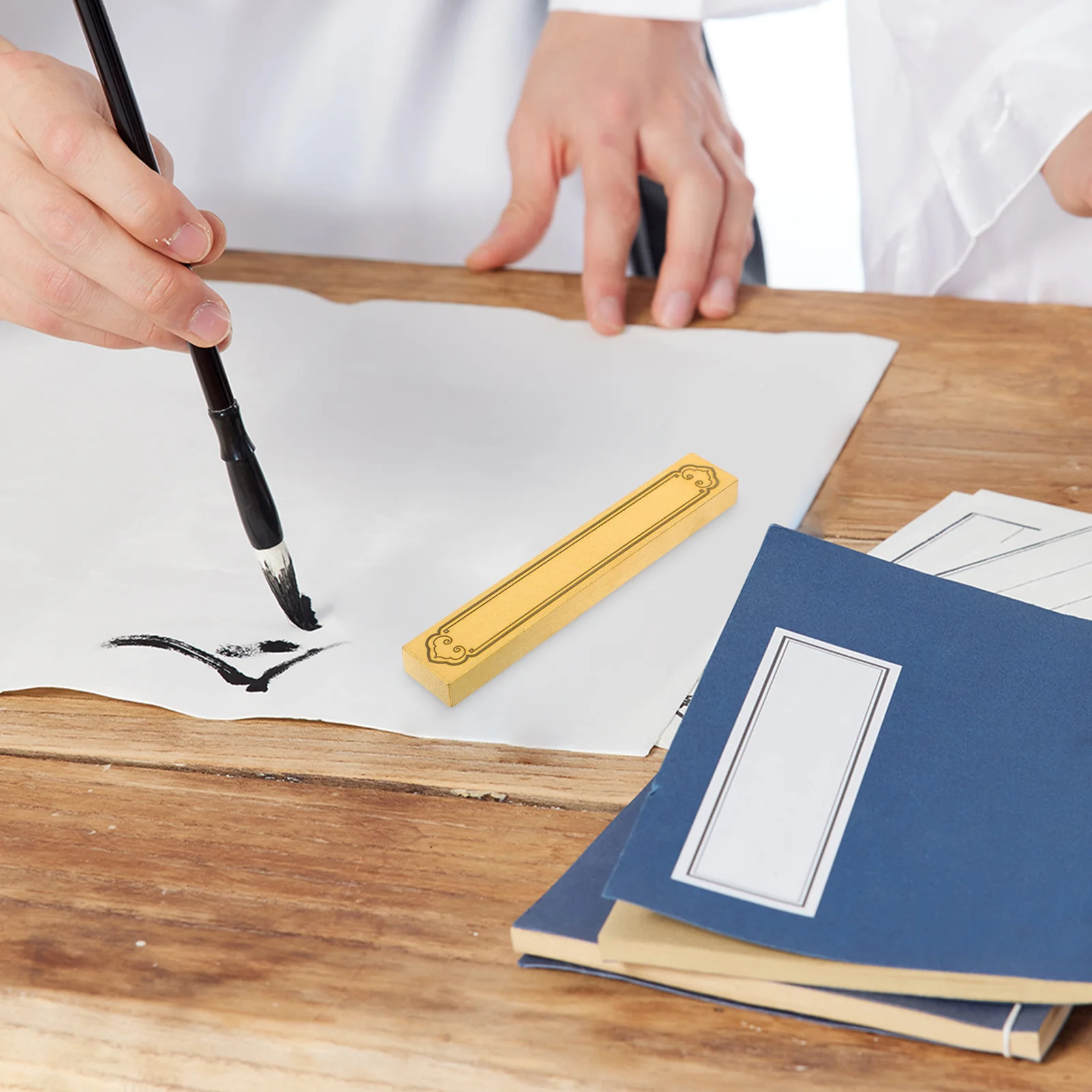 

Brass Chinese Calligraphy Paperweight Heavy Duty Metal Tool for Desk Use Drawing Painting Practice Decorative Paper Weight