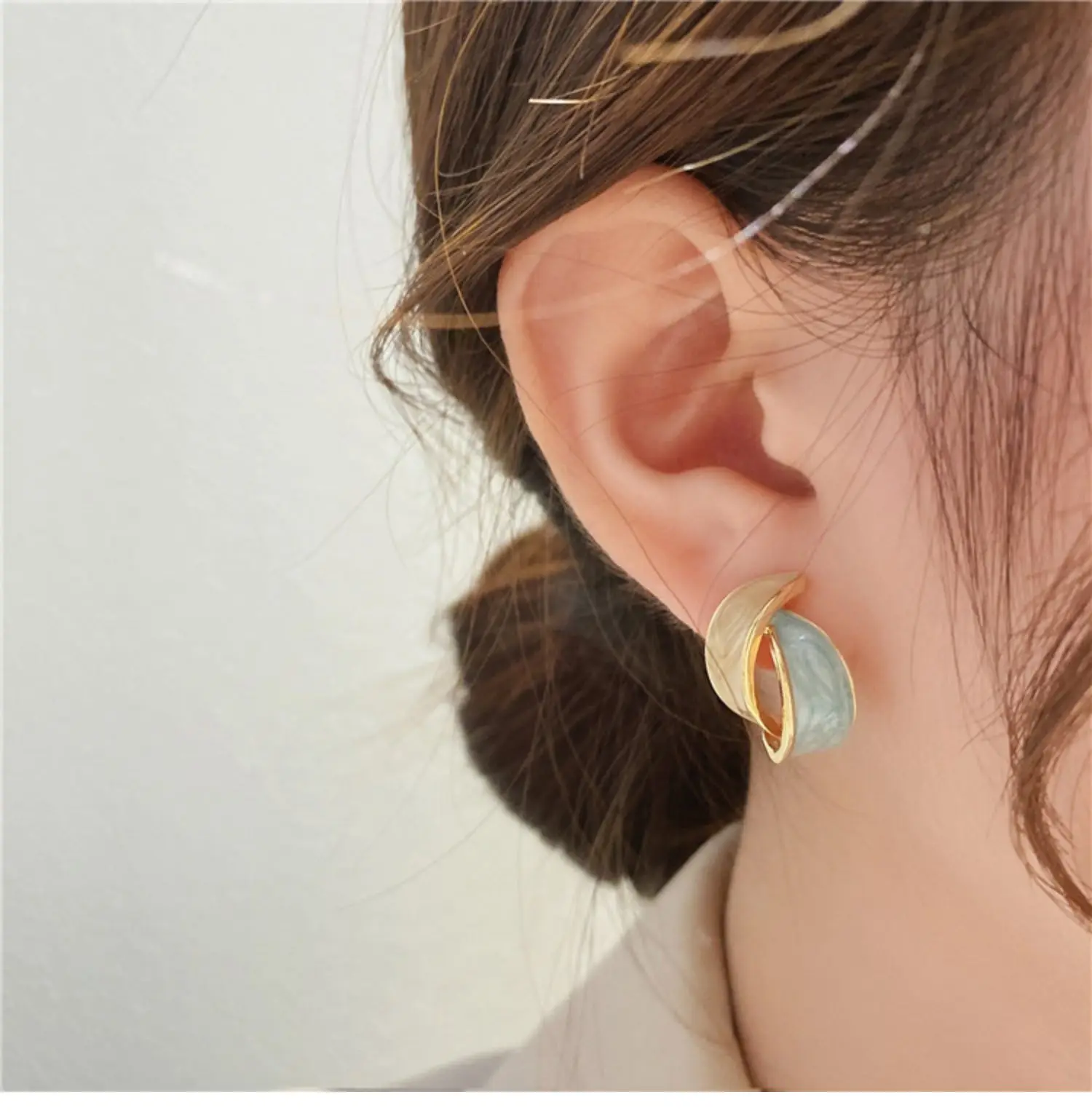 lingzhiwu British Design Contrast Color Stud Earrings Female Top Quality Vintage Drip Glaze Ear Decoration New Arrive