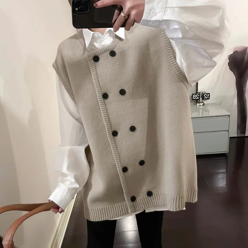 سترات متماسكة مقاس كبير للنساء في العرض ملابس عصرية دافئة 2025 صدرية فاخرة كلاسيكية بدون أكمام سترات نسائية متينة