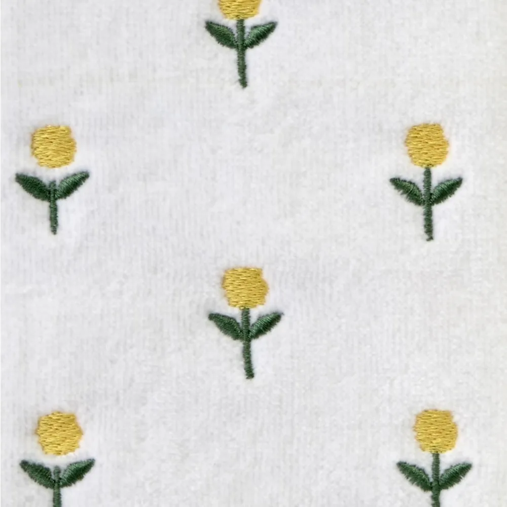 

Staggered Blossoms Hand Towel 2pc Set for Bath/Kitchen/Bar & Gift