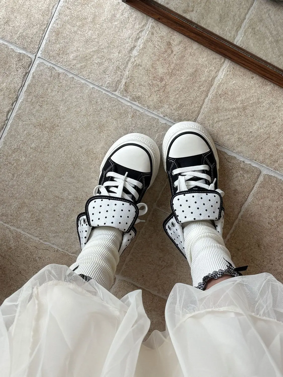 Neue High Help Canvas-Schuhe mit Punkten, Damen-Freizeitschuhe, vulkanisierte Sneakers, bequeme Sport-Walking-Plattform-Flats für den Frühling. – Detail 12