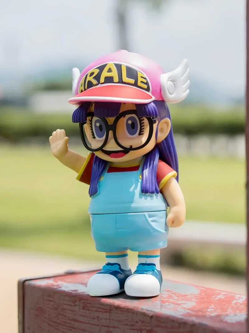 Dr. Slump Anime Figure ARALE New Year Birthday Gift Kids Toys Collectible Animation Cartoon PVC Material Model Home Decoration