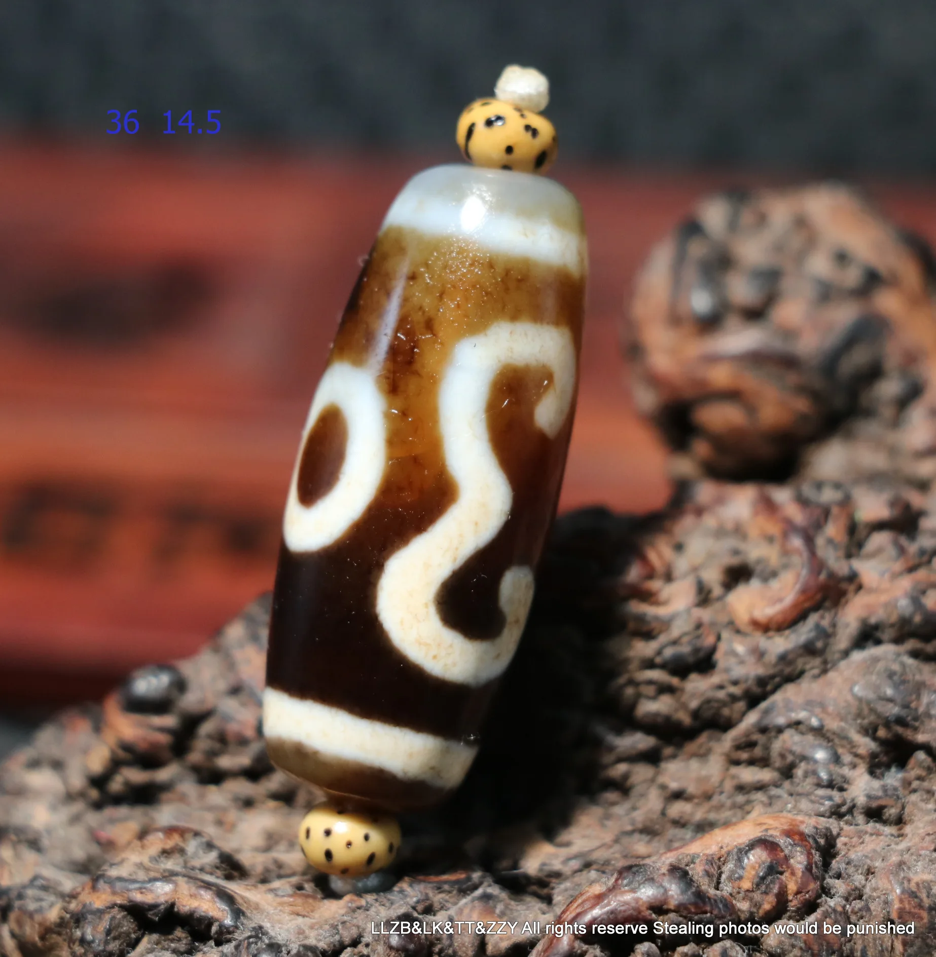 

Energy Tibetan Oily Old Agate Patina 2 Eyed Ruyi As You Wish dZi Bead Amulet Timestown Size Fit For Making Bracelet Good Quality