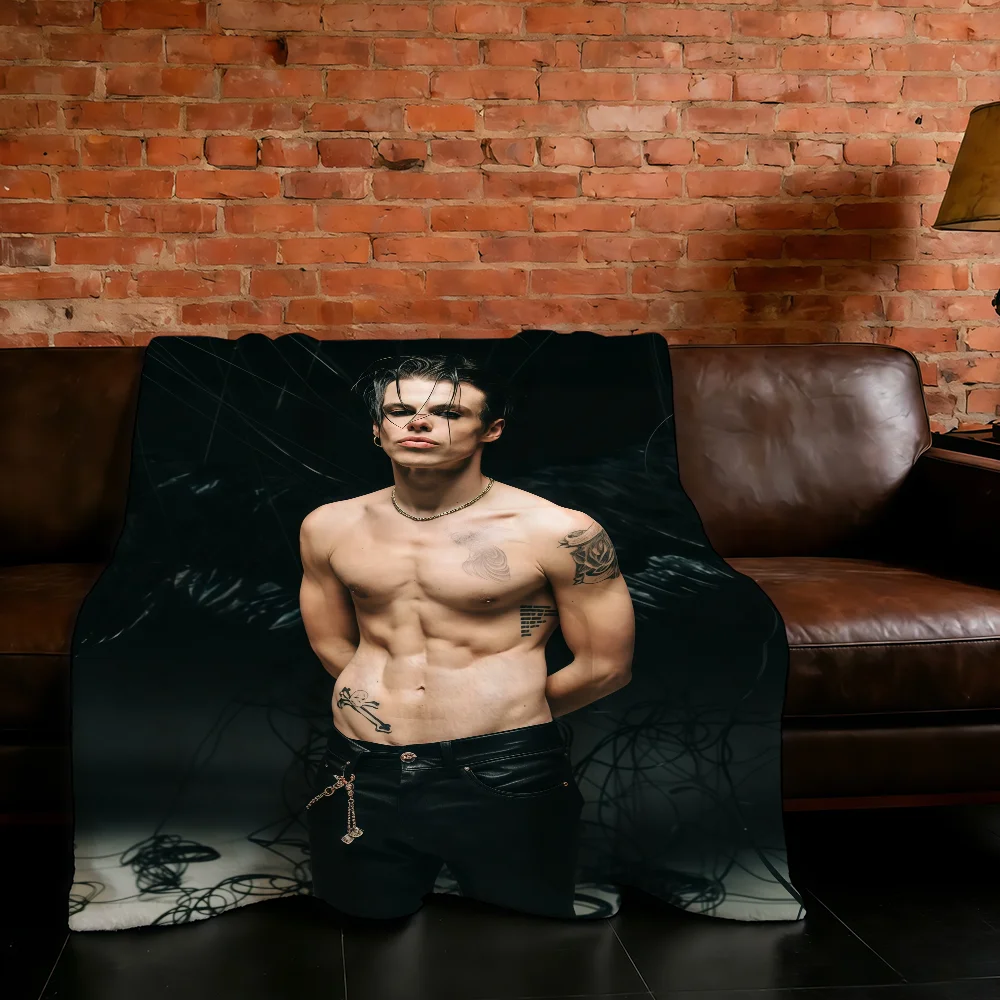 English YUNGBLUD Singer Blanket Super Warm Comfortable Plush Throw Blanket Child Home Idols Sofa Bedroom Gift