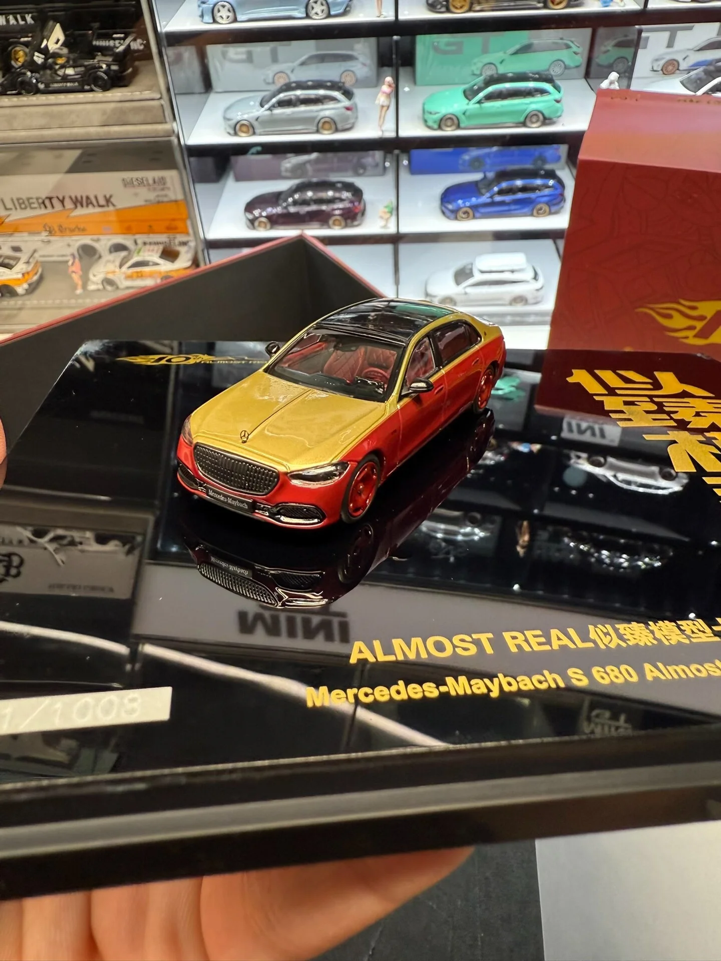 Modelo a Escala 1:64 de Metal Fundido a Presión, Benz Maybach S680 10th Anniv. Edición Aniversario, Caja de Regalo, Versión de Modelo de Coche de Aleación
