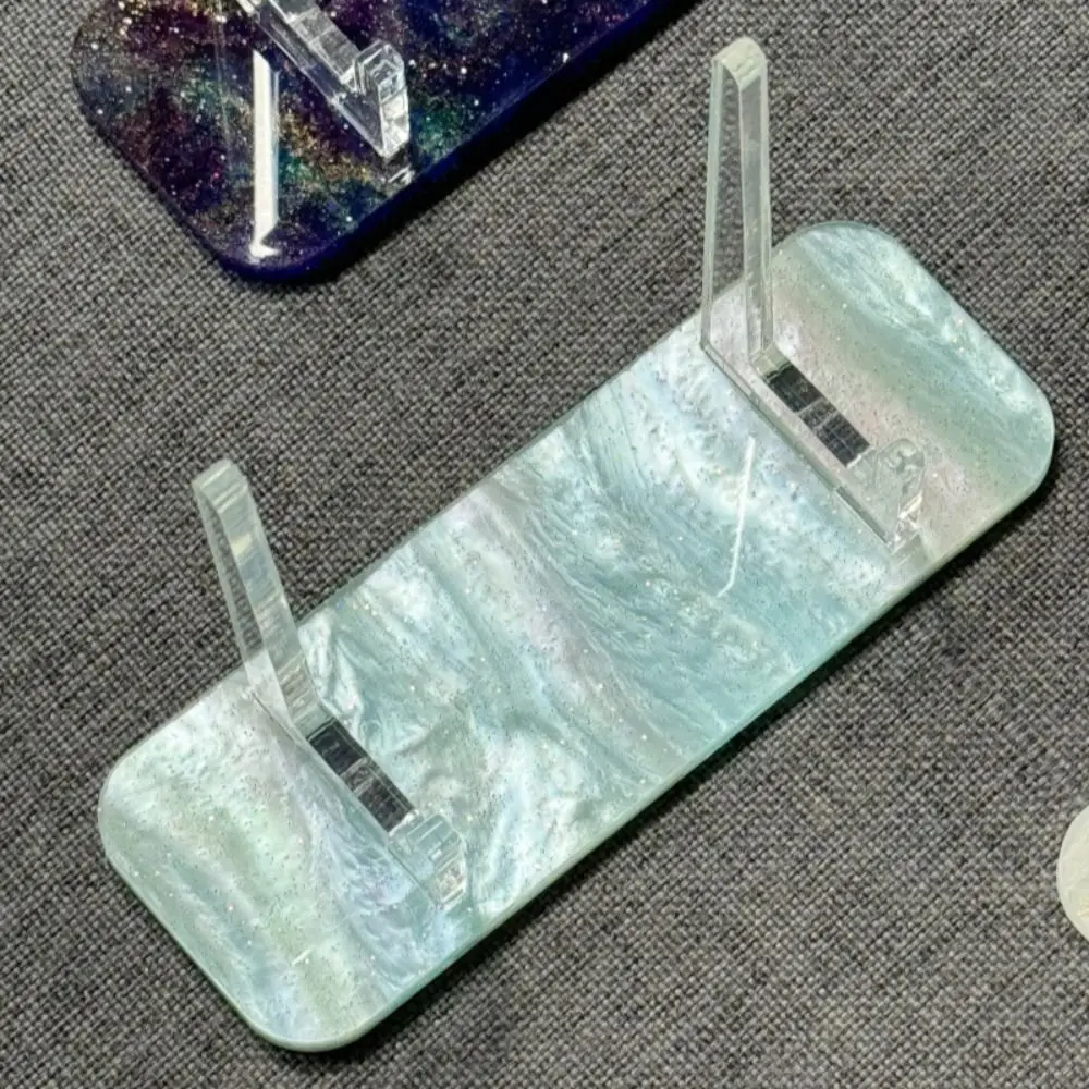 

Useful Clear Acrylic Display Easels Rack Water Ripple Bracket Picture Frames Holder Beautiful Home Decor 58/75mm Badge Pins