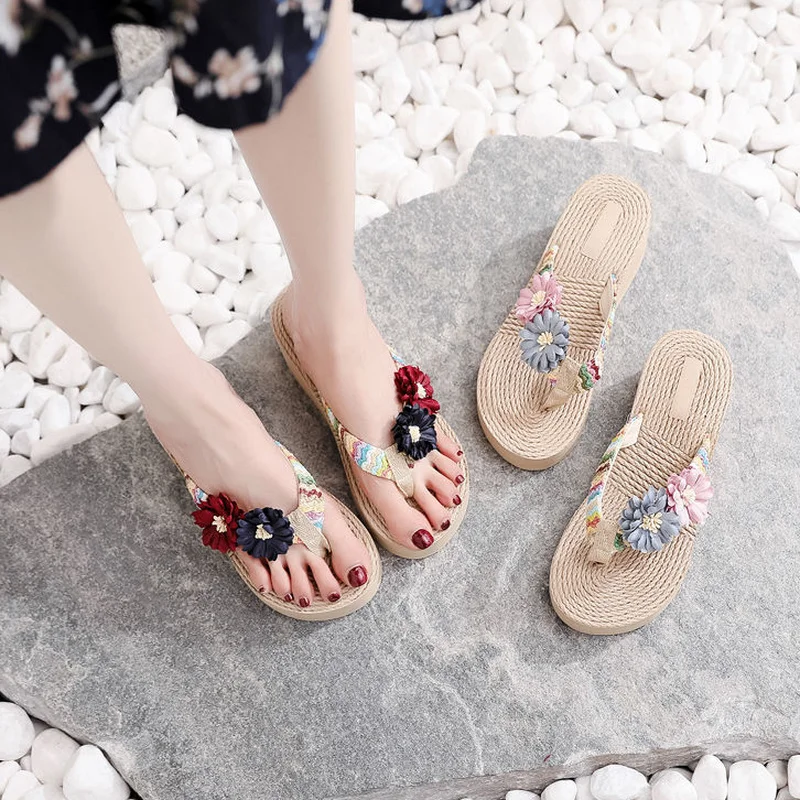 Summer New 2024 Sandals Flip Flop Beach Slipper With Stylish Fashion Comfortable Flat Cute Slippers For Women Platform Hot