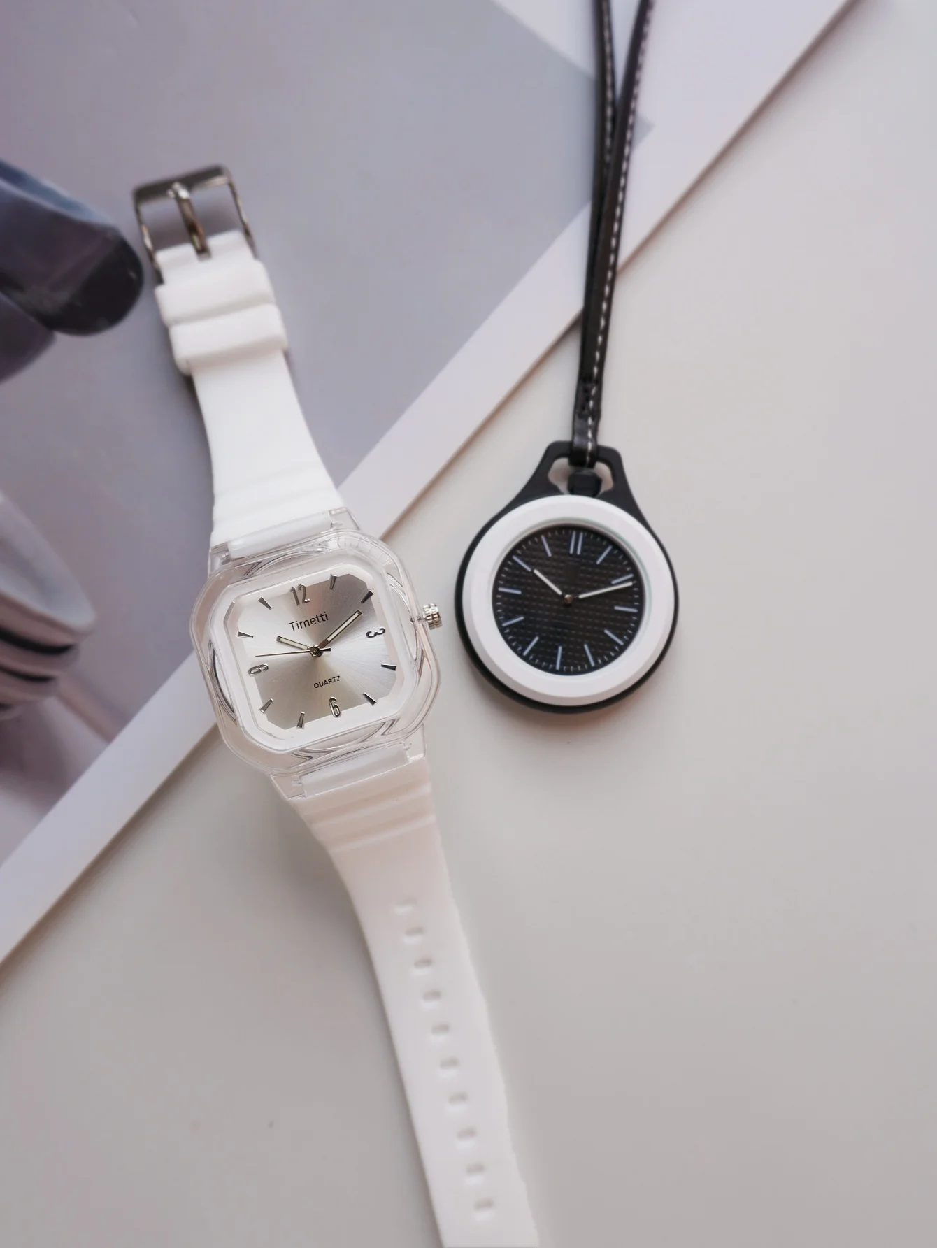 2-Piece Couple's Quartz Watch Set, Transparent Case Square Silicone Wristwatch, Portable Lanyard Pocket Watch Two-Piece Set, Casual Versatile Student Simple Wristwatch
