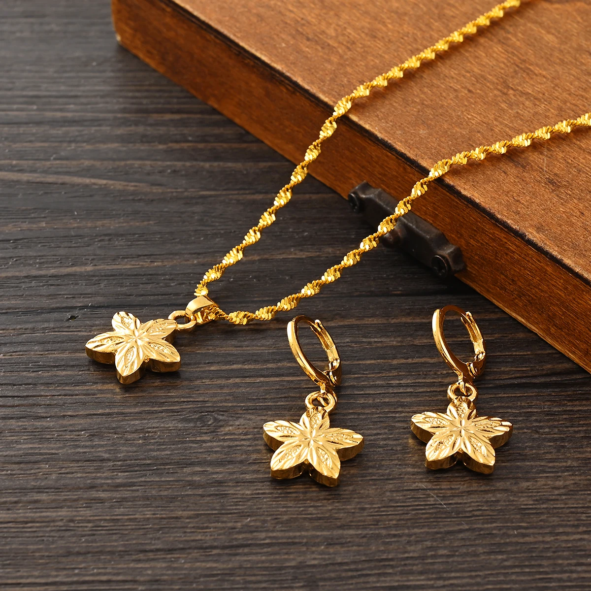 Gold Color Jewelry Star Shape Girls Bridal jewelry For Women Necklace Earrings Pendant Set Accessories Birthday Party Gift