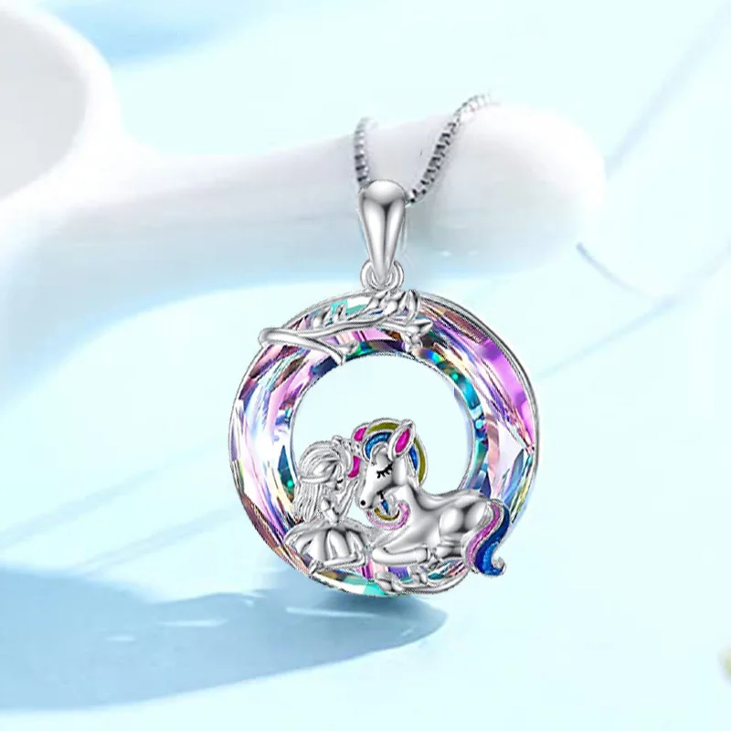 Fashion Creative Dazzle Crystal Little Girl Unicorn Necklace Female New Moon Pony Children Pendant Gift for Good Friends