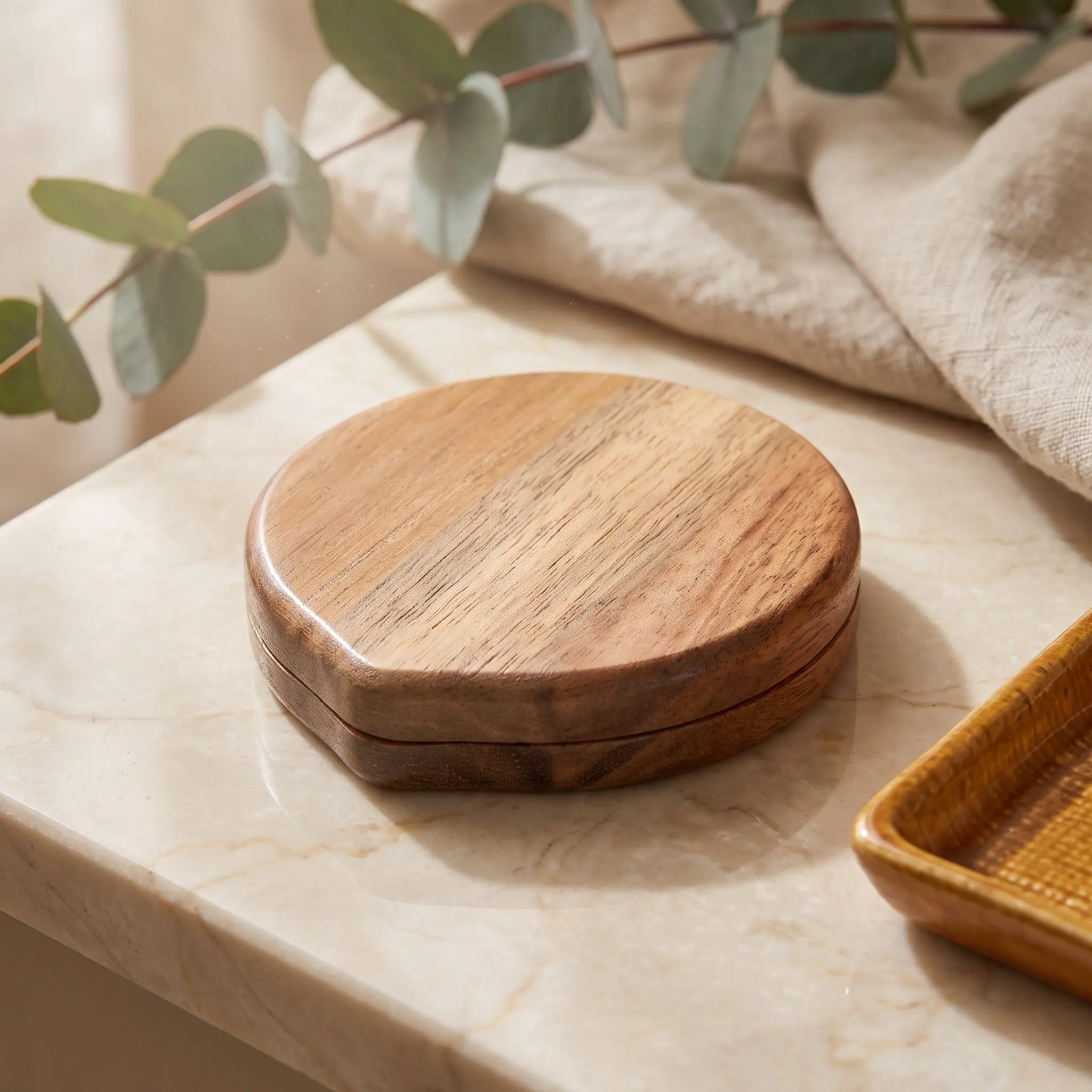 1Pcs Elegant Wooden Portable Mirror for Makeup Clear Reflection Lightweight Compact Mirror Suitable for Outdoor Travel