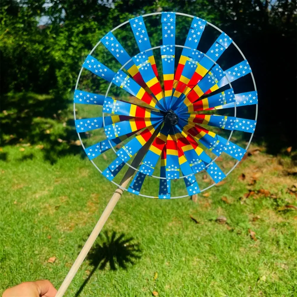 다양한 스타일의 전통 민속풍 풍차 이중층 PVC 나무 기둥 회전 풍차 피크닉 장식 오각별