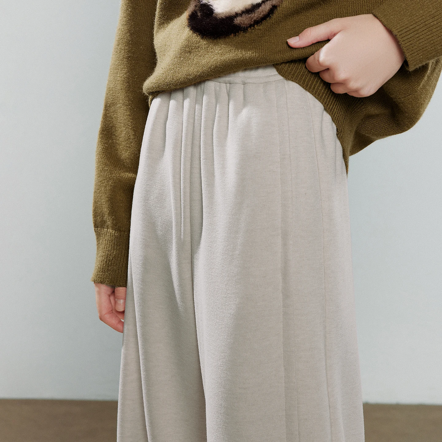 TOYOUTH سراويل تقليدية نسائية 2025 شتاء جديد غير متماثل ناعم ثقيل الوزن مفكك تصميم سبليت تقسم واسعة الساق بنطلون