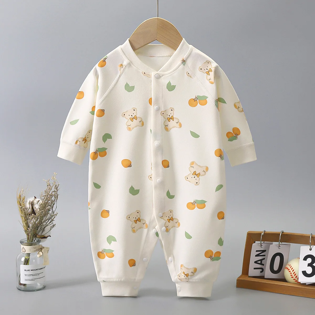 Baby Autumn Clothes Long Sleeved Spring and Autumn Jumpsuit, Pure Cotton Baby Climbing Clothes Boneless Single Breasted Hoodie