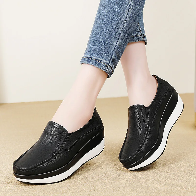 2026 Spring New Leather Sports Mother Casual Women' Platform Rocking Single Shoes