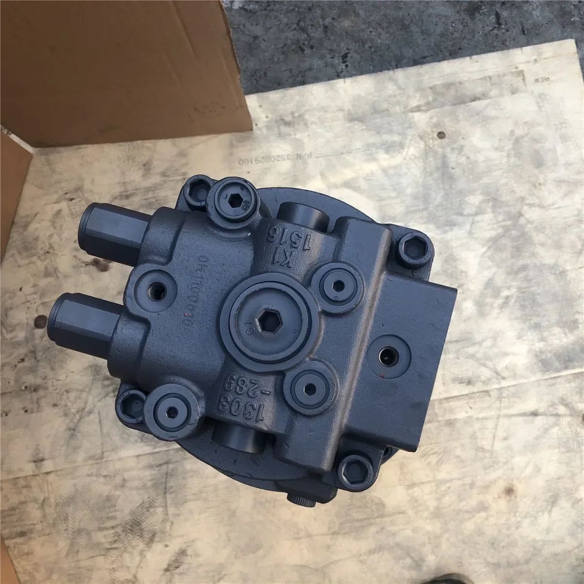 Excavator Parts Kobelco Sk210-8 Sh120 Swing Motor Assy