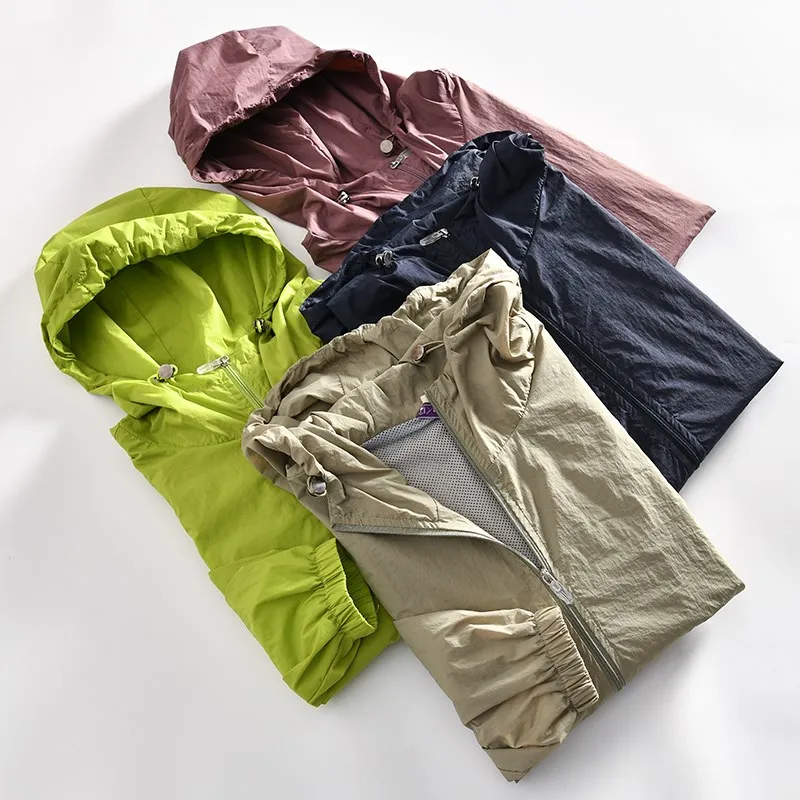 

Men's Summer Lightweight Breathable Waterproof Cycling Jacket with Hood Sun Protection Thin Outerwear Outdoor Riding Coat