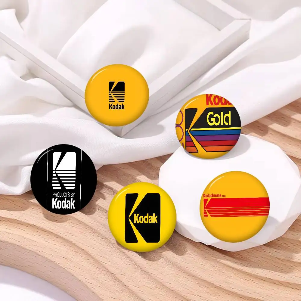 K-Kodak Retro-Analog New  Brooches Soft Button Pin Funny Silly Gnarpy on A Skateboard Meme Badge Gamer Collection Gifts