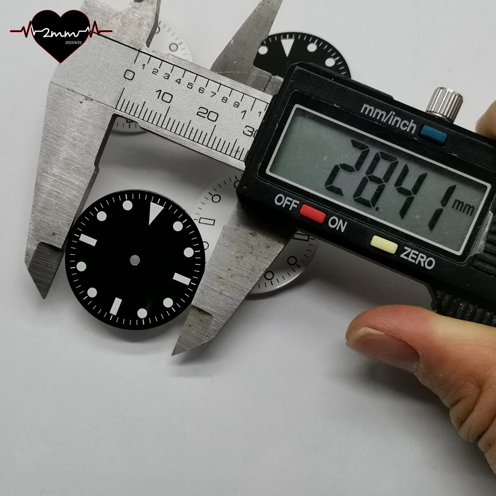 قرص ساعة فارغ لحركة NH36 NH35 28.5 ملم لامع أبيض وأسود وجه ساعة أسود مؤشر 12 ساعة لوم C1 أخضر