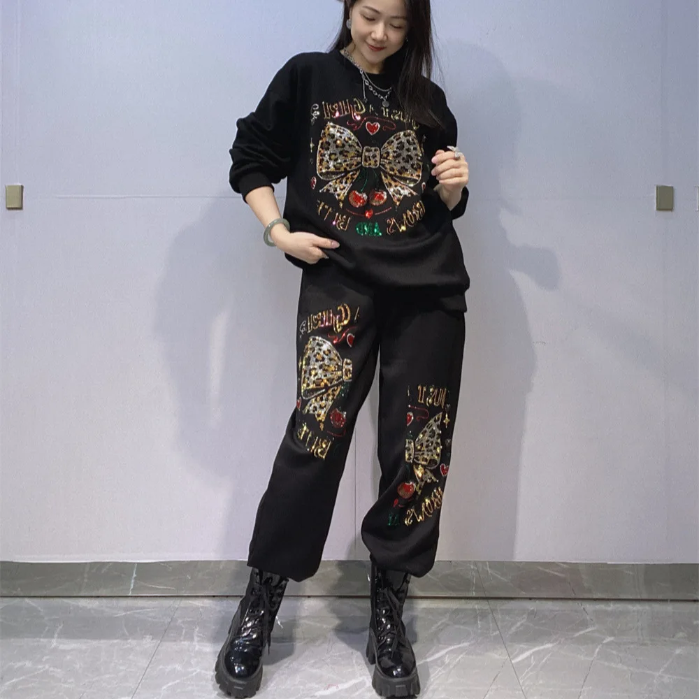 Set Sportivo da Donna Primavera-Autunno con Felpa a Collo Tondo e Maniche Lunghe, Pantaloni Jogger e Strass