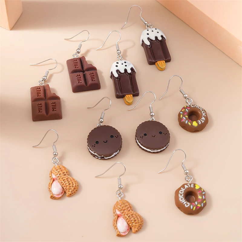 5 Paar/Set Niedliche Ohrringe mit Lebensmittelmotiven für Damen, Harz-Kekse und Schokoladen-Ohrringe, Mädchen-Party- und Festival-Schmuck, Geschenke – Detail 5