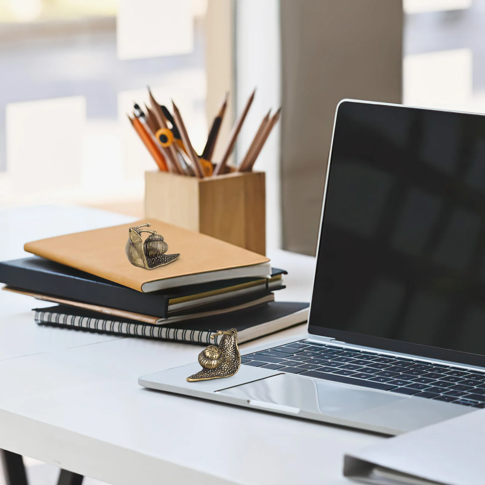 

2Pcs Vintage Brass Snail Pendant DIY Hanging Decor Small Keychain Pendant Backpack Bag Hanging Decorative Brass Craft