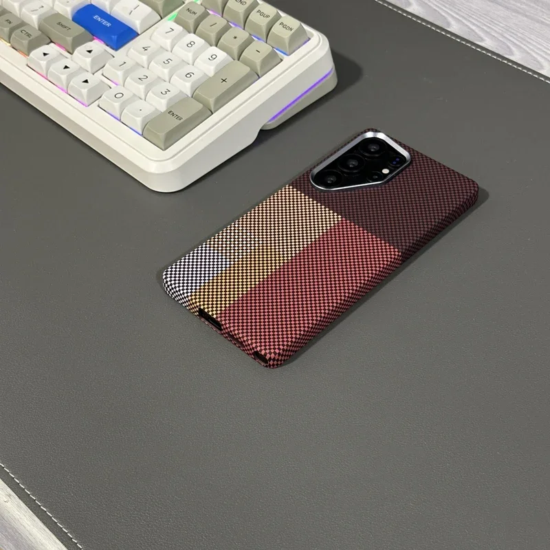 

Чехол для телефона с текстурой карбона для Samsung Galaxy S25 S24 S23 Ultra, магнитный, с беспроводной зарядкой, из сплава, с защитой объектива, жесткий ПК-чехол (Coques)