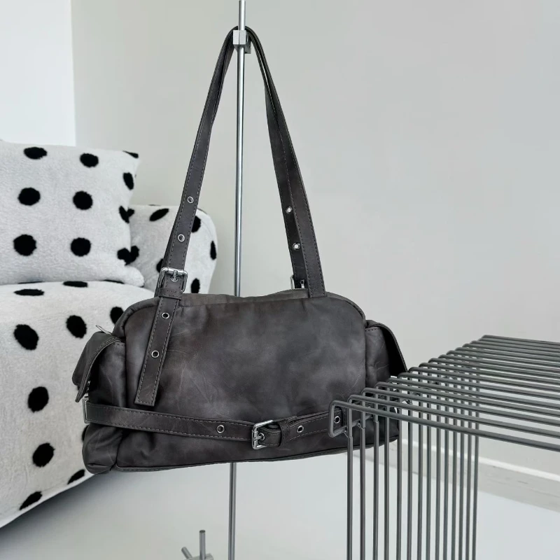 

Designer Multi-pocket Motorcycle Bag 2026 New Model Women's Large Capacity Rivet Belt Bowling Shoulder Bag with Underarm Strap