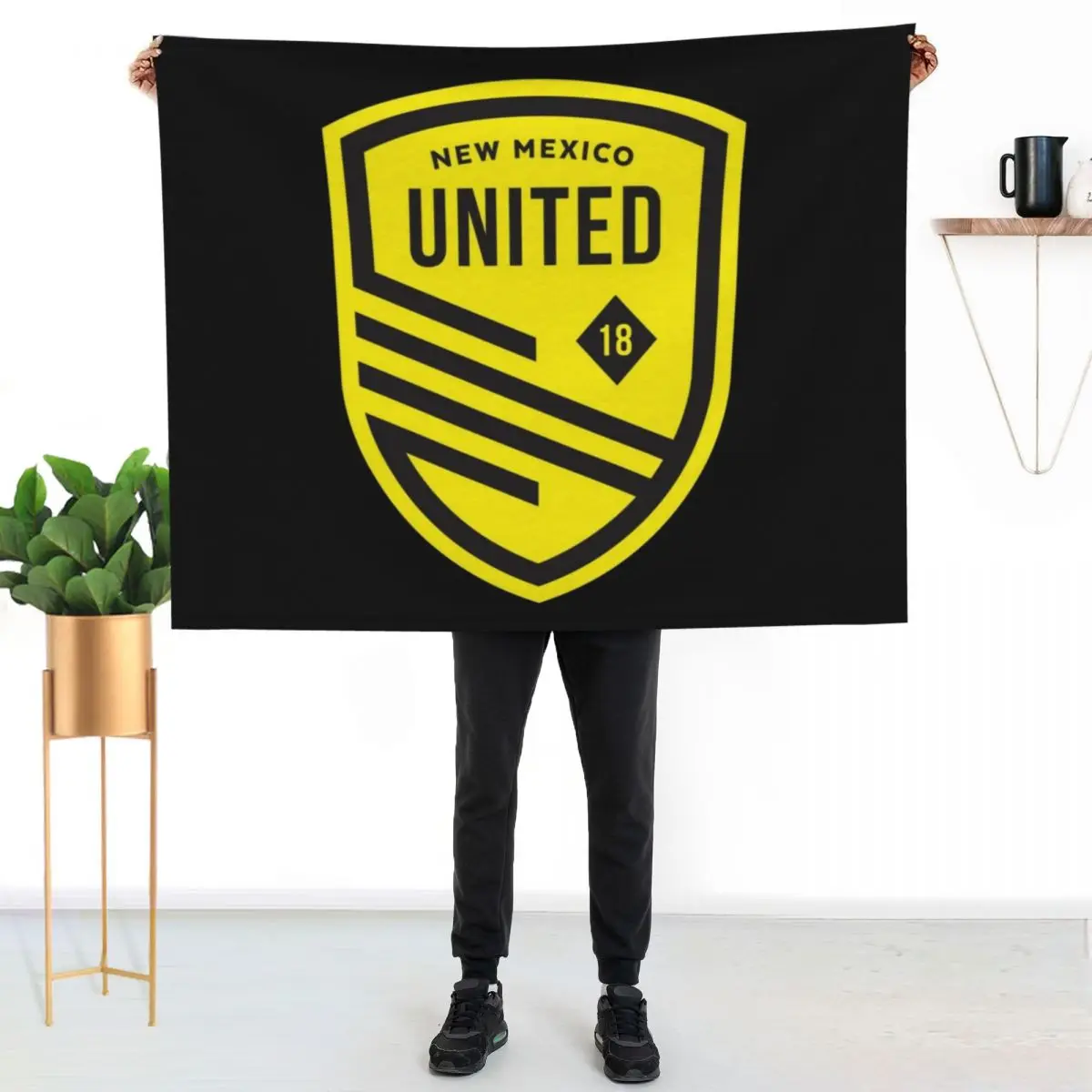 New Mex United Logo1 Throw Blanket Luxury Nap Moving Beach Designers Tourist Blankets
