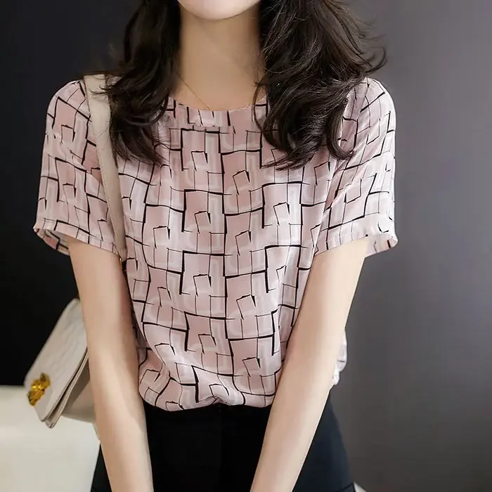 

New Summer Ice Silk Blouse Women's Short Sleeve Fashion Printed T-shirt Loose Korean Temperament O Neck Pullovers Top M-4XL E548