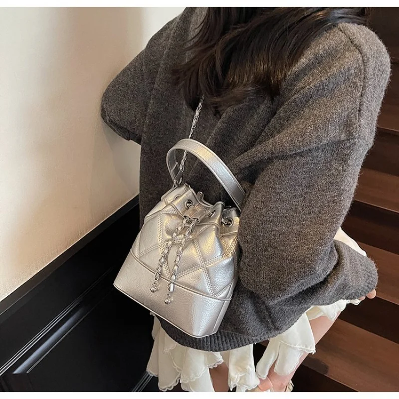 

Famous Designer Leather Women's Shoulder Bag High-End Luxury Brand Fashionable Elegant Crossbody Stylish Trim Daily Bag​