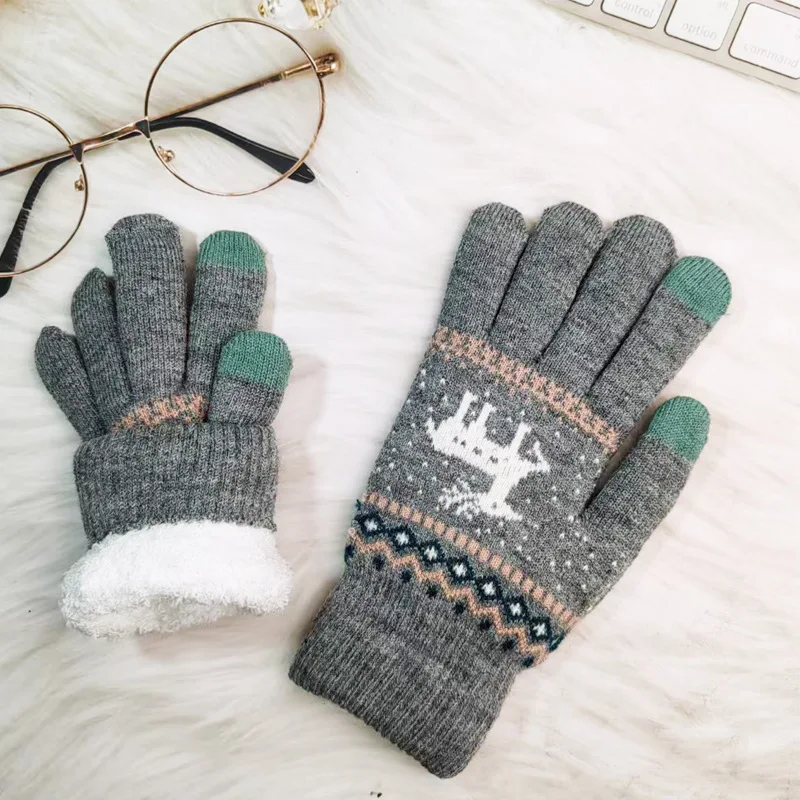 Women's winter Korean version with plush and thick anti cold deer yarn warm knitted gloves