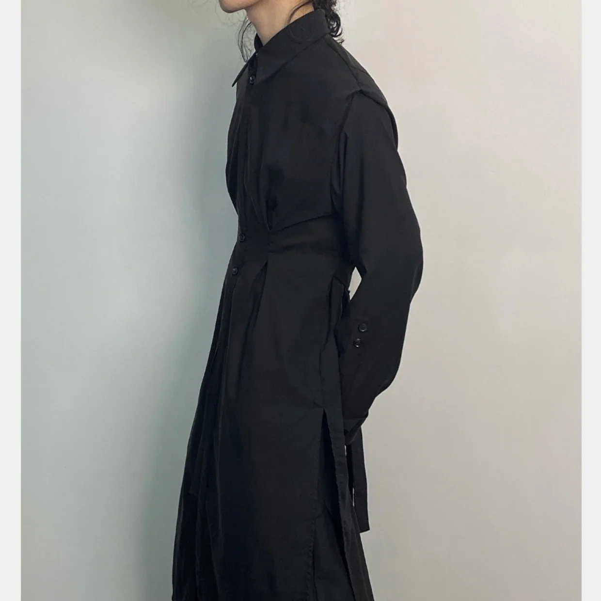 Y2K القوطية خندق معطف الرجال الظلام الأكاديمية الشارع الشهير قميص طويل فستان غير المتماثلة هيم مربوط فاسق نمط ملابس خارجية #1