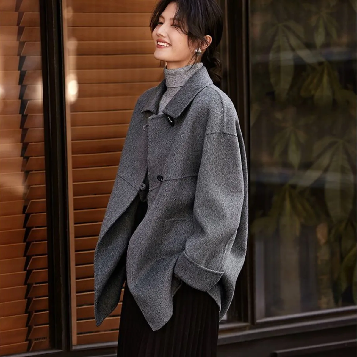 SuperAen Autumn and Winter 2025 New Fashion Design Horn Button Korean Style Off-shoulder-sleeve Woolen Loose Coats