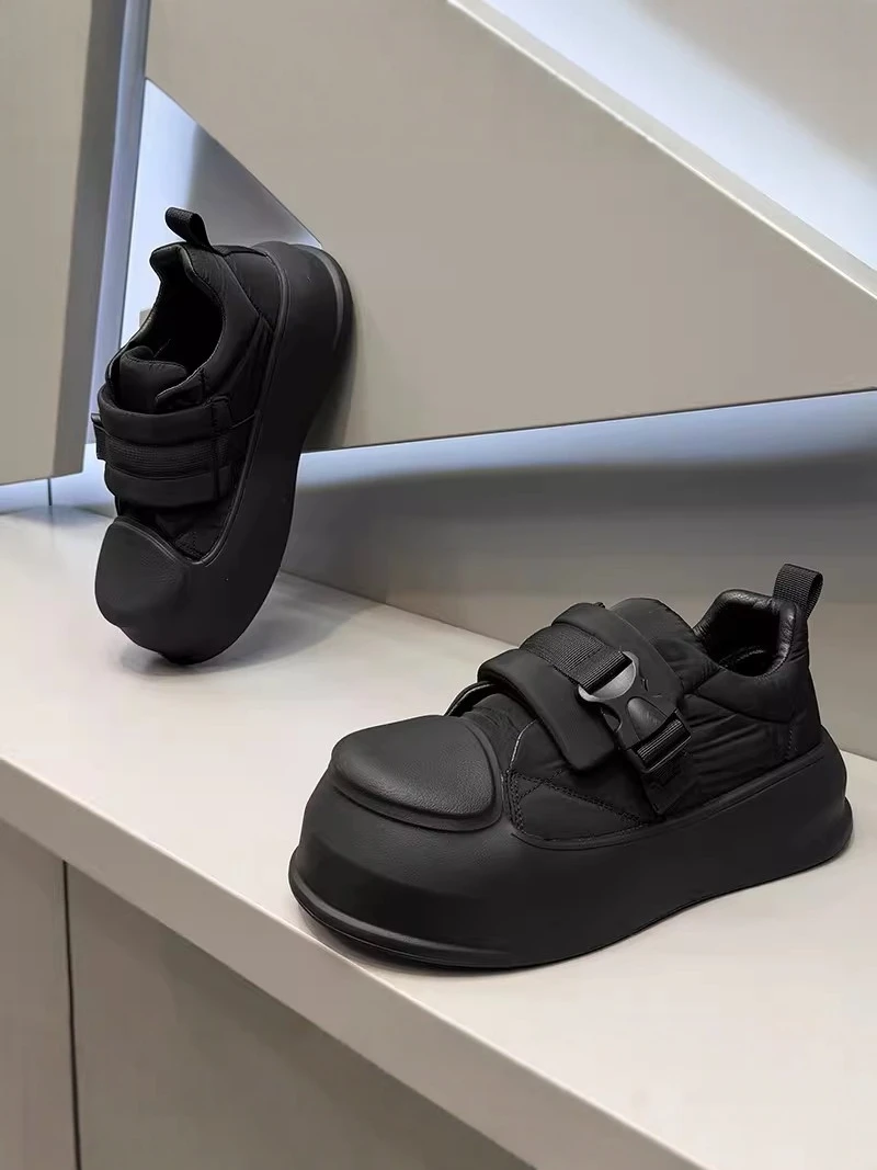 

Men's Casual Sport Shoes 2026 New Style Black Thick Bottom High Toppling Feeling Leisure Shoes round Head Lacing Closure