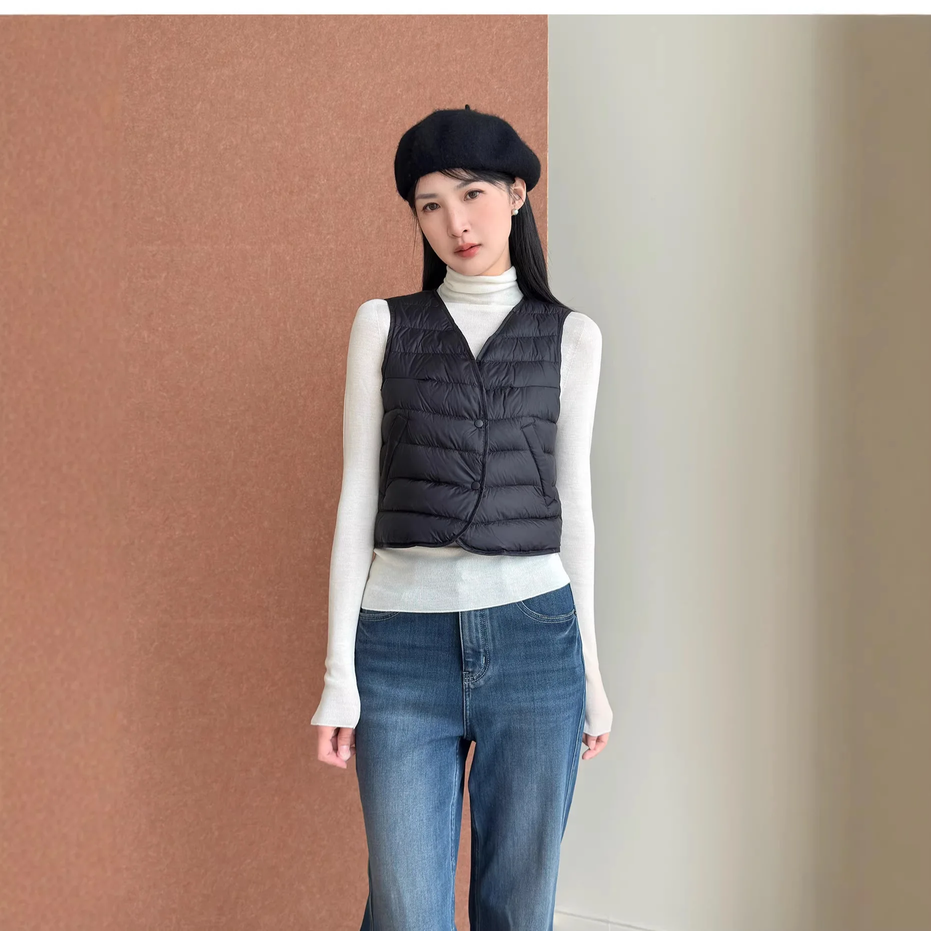 Puff Jacket Sleeveless V-Neck Liner Wraparound Cape Coat 2026 New Women High-Quality Goose Down Vest