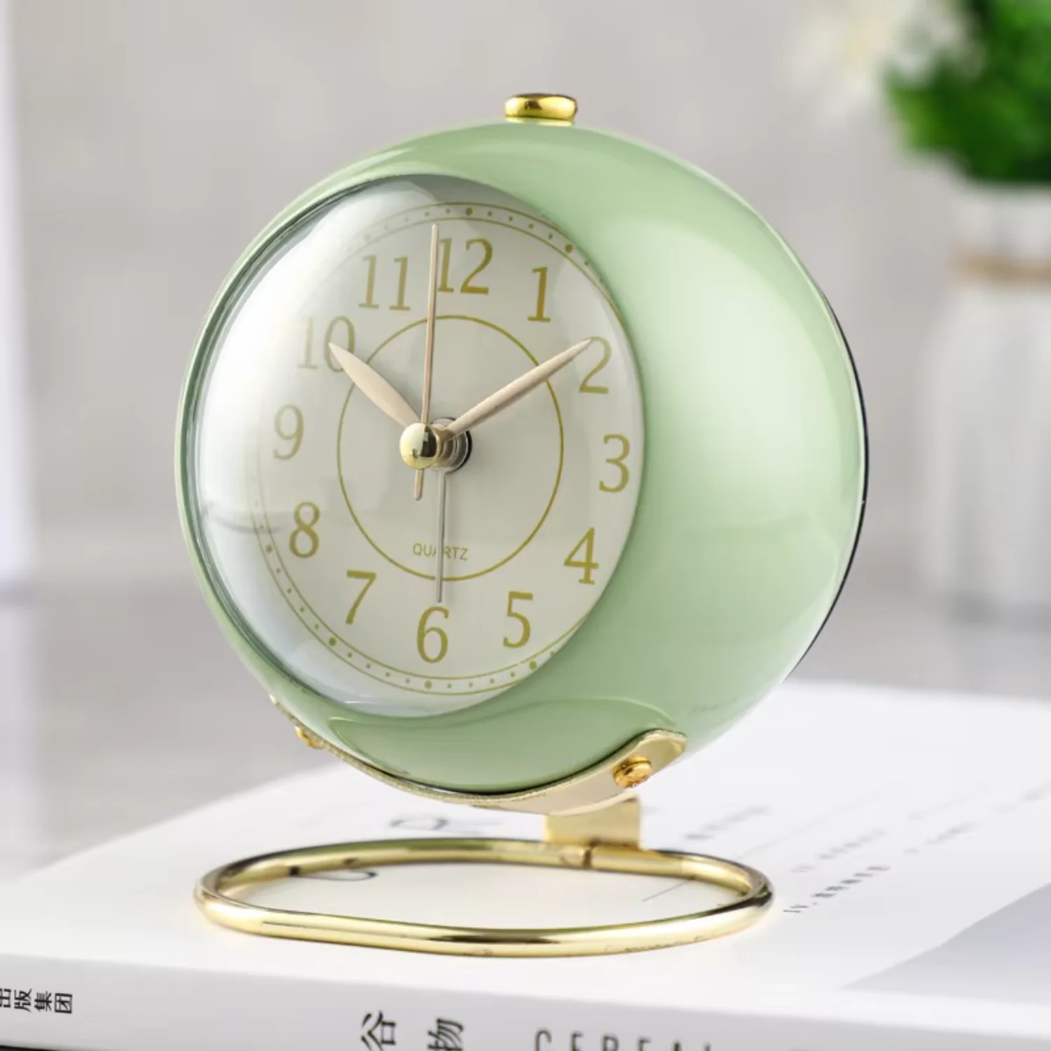 Metal Ball Shape Clock Small Portable Desktop Decoration Alarm Clock with Bracket Creative Silent Children's Room Alarm Clock